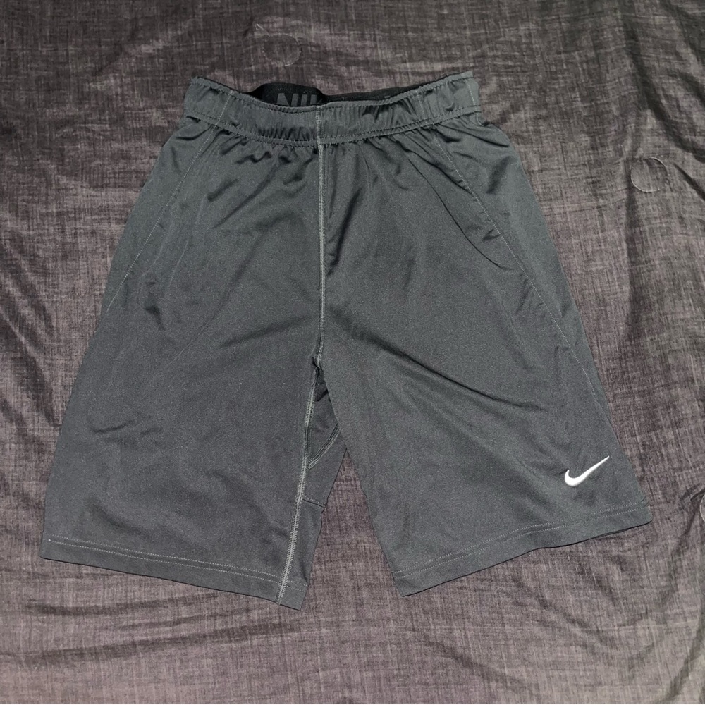 Nike dri-fit shorts gray size small